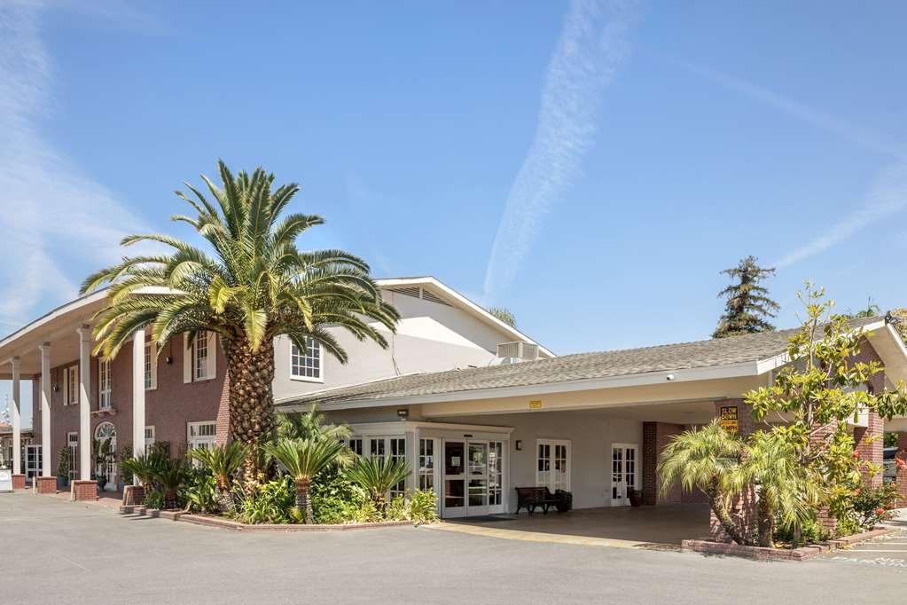 Best Western Plus Hill House Bakersfield Esterno foto